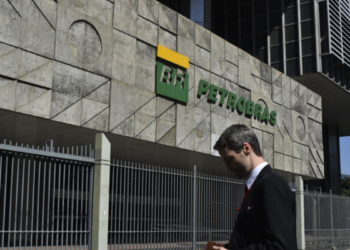 Petrobras altera sistema interno de funcionários e substitui opção “masculino” por novas classificações de gênero.