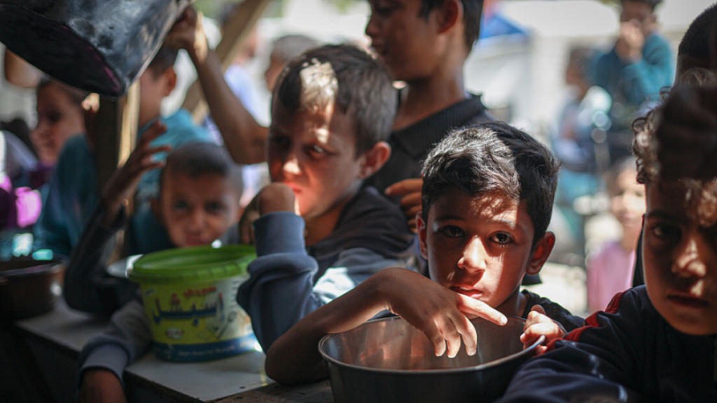FAO alerta que fechamento do estreito de Ormuz pode provocar crise mundial de alimentos e aumento de preços em até 12 meses. 