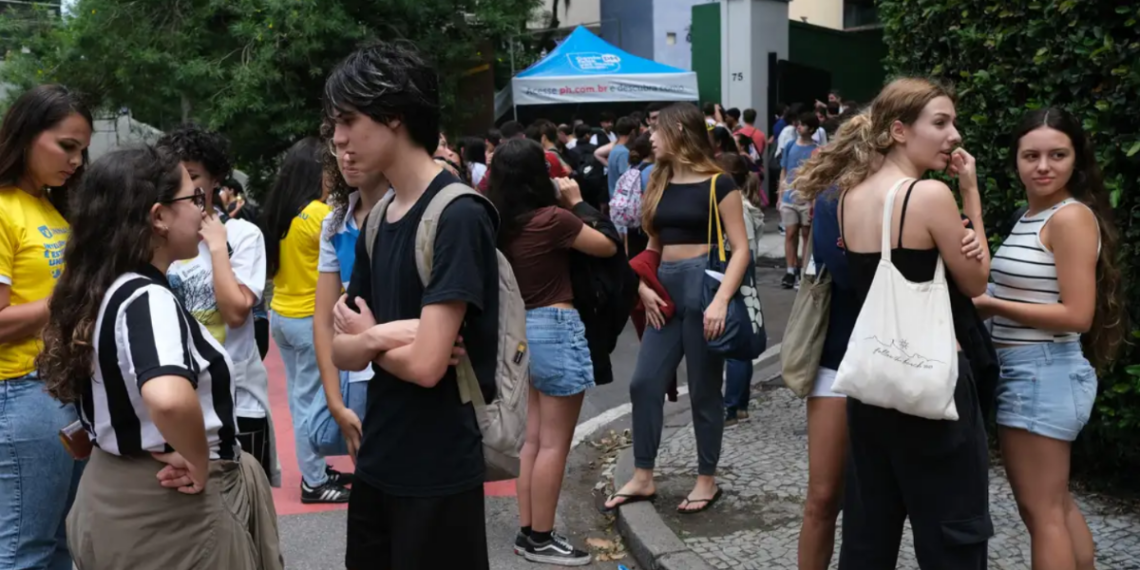 Enem 2026 abre inscrições em todo o Brasil com cadastro automático para alunos da rede pública e previsão de mais locais de prova.