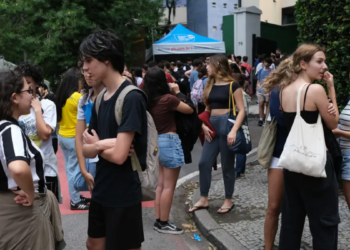 Enem 2026 abre inscrições em todo o Brasil com cadastro automático para alunos da rede pública e previsão de mais locais de prova.