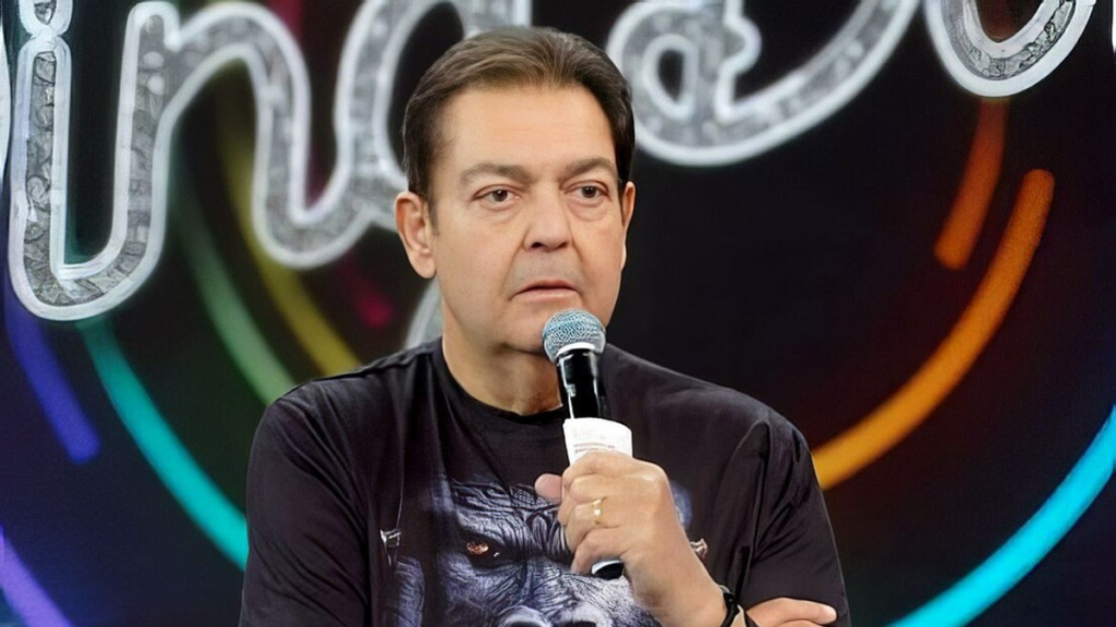 O apresentador Fausto Silva está internado em São Paulo para um procedimento médico já previsto pela equipe de saúde.