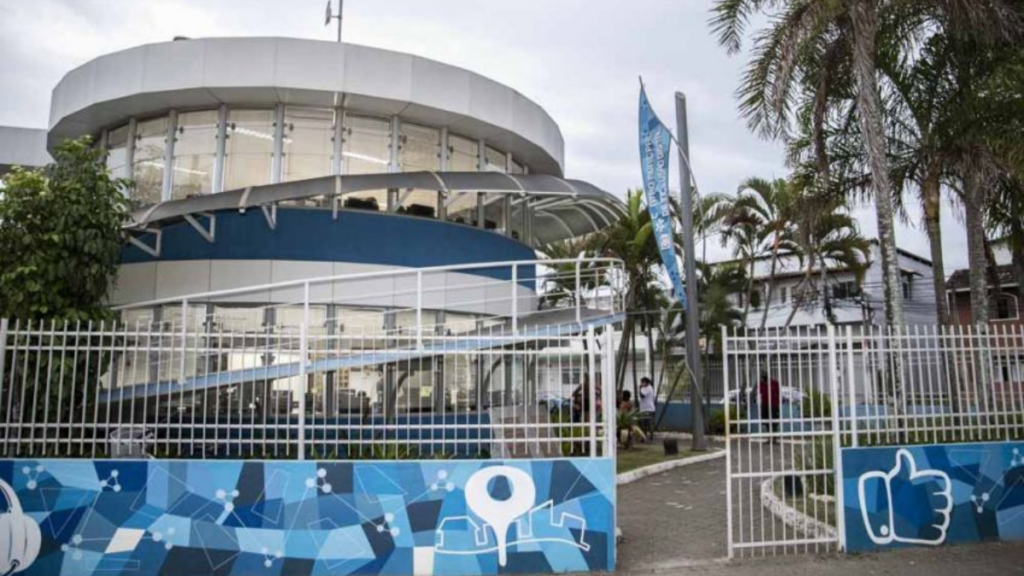 Prefeitura de Rio das Ostras abre 220 vagas para cursos gratuitos de informática e tecnologia. Inscrições online vão até 27 de maio.