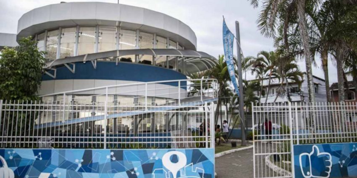 Prefeitura de Rio das Ostras abre 220 vagas para cursos gratuitos de informática e tecnologia. Inscrições online vão até 27 de maio.