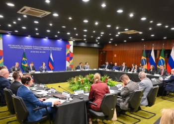 Brasil e Rússia discutem expansão da parceria econômica e tecnológica em reunião realizada em Brasília. Saúde, agricultura e comércio estiveram entre os temas debatidos.