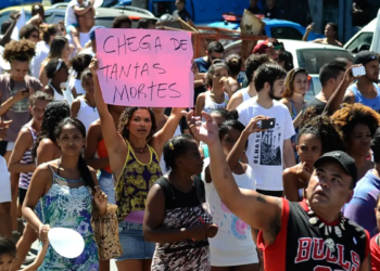 Atlas da Violência mostra que população negra permanece como principal vítima de homicídios no Brasil.