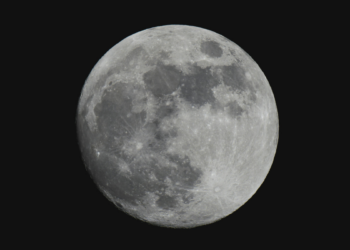 Fenômeno da Lua Azul acontecerá em 31 de maio de 2026 e será acompanhado por microlua e aproximação da estrela Antares.