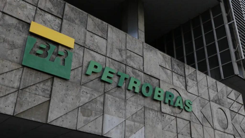 Estudantes poderão disputar vagas de estágio da Petrobras com bolsa-auxílio e benefícios.