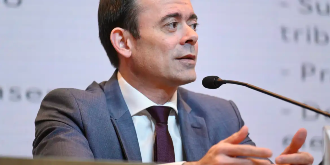 O Ministério da Fazenda anunciou ajuste na medida provisória do Desenrola 2.0 para deixar mais clara a proibição da participação de bets nos programas federais de renegociação de dívidas.