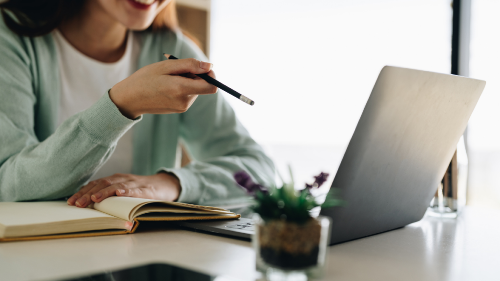 Prefeitura de Macaé lança edital com 492 vagas em cursos gratuitos de qualificação profissional. Inscrições presenciais acontecem em 14 de maio no Centro.