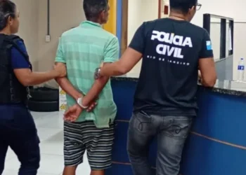 Suspeito de violência doméstica foi preso em Tamoios após ação da Patrulha Maria da Penha da Guarda Municipal de Cabo Frio.