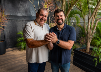 Márcio Rezende lançou pré-candidatura a deputado federal em Macaé com apoio de Welberth Rezende, presença de Eduardo Paes e lideranças regionais.