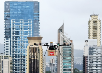 iFood inicia serviço de entregas por drones em Barueri, na Grande São Paulo, com tecnologia que promete reduzir tempo de entrega e otimizar a logística.