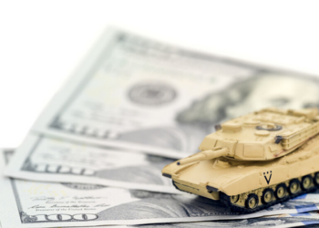 Portal Iran War Cost calcula que os gastos dos Estados Unidos com o conflito no Oriente Médio já superam US$ 100 bilhões. Pentágono não confirma valores.