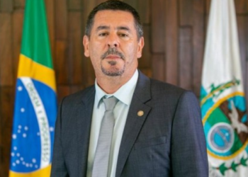 Deputado Val Ceasa nega irregularidades após operação que investiga suposto elo com o TCP.