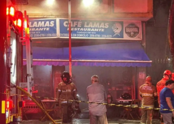 Fogo em fritadeira provocou incêndio no Café Lamas, ponto histórico frequentado por artistas, escritores e políticos.