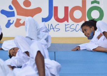 Projeto aprovado em Macaé cria diretrizes de prevenção à violência nas escolas e segue para análise do Executivo municipal.