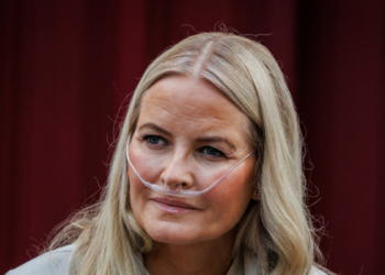 Princesa herdeira Mette-Marit, da Noruega, passou por transplante de pulmão bem-sucedido em Oslo após agravamento de fibrose pulmonar diagnosticada em 2018.