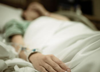 Estados brasileiros registram alerta para SRAG, com crescimento de internações por gripe e vírus sincicial respiratório.