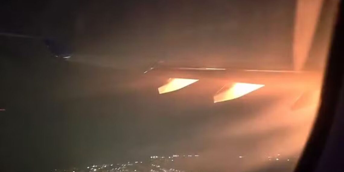 Avião da Delta com 286 pessoas a bordo voltou a Guarulhos após motor pegar fogo durante a decolagem. Passageiros e tripulantes não ficaram feridos.