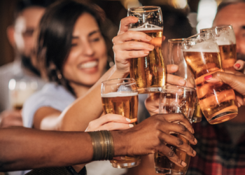 Imposto Seletivo, conhecido como imposto do pecado, começa em 2027 e vai incidir sobre bebidas alcoólicas, refrigerantes, cigarros e outros itens nocivos à saúde ou ao meio ambiente.