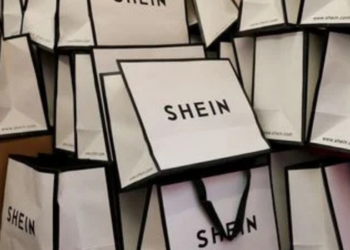 Shein recebe duas novas multas na França por falhas em regras de consumo e transparência ambiental no comércio eletrônico.