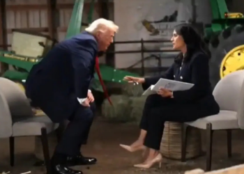 Trump deixou entrevista do Meet the Press após confronto com Kristen Welker sobre acusações de fraude eleitoral.
