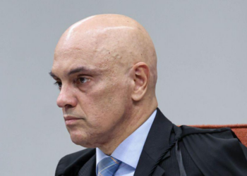Fachin autoriza AGU a defender Alexandre de Moraes em ação movida por Trump Media e Rumble nos Estados Unidos.