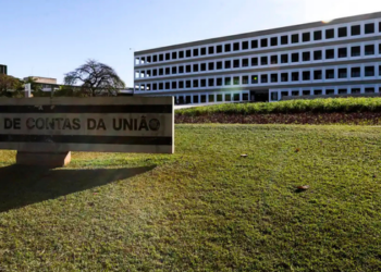 O TCU aprovou as contas do governo federal de 2025 com ressalvas, destacando dívida pública, renúncias fiscais e alertas sobre fragilidade no arcabouço fiscal.