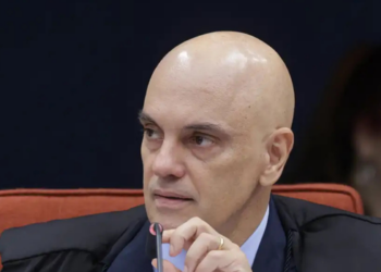 AGU anuncia entrada em processo nos Estados Unidos envolvendo Alexandre de Moraes, Rumble e Trump Media. Governo brasileiro quer defender soberania nacional e decisões do STF.