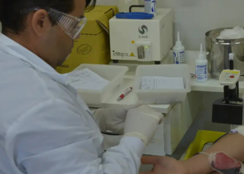 Especialistas reforçam a importância do diagnóstico precoce da doença falciforme, do tratamento adequado e da conscientização para reduzir complicações e preconceitos.