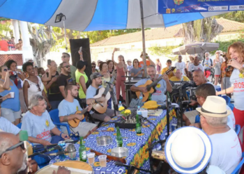 Seminário Nacional das Rodas de Samba acontece no Rio de Janeiro e discute a valorização cultural, econômica e social dessa manifestação tradicional brasileira.