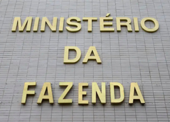 Ministério da Fazenda disponibiliza painel com informações sobre benefícios fiscais no Brasil, detalhando empresas, setores e regiões contemplados por desonerações tributárias.