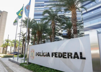 Polícia Federal e MPF deflagram nova fase da Operação Disclosure para investigar fraudes contábeis bilionárias envolvendo risco sacado e manipulação de mercado.