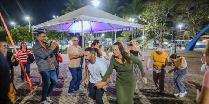 Cabo Frio realiza edição especial do Seresta na Praça com tema junino nesta sexta (26), com música, dança e feira de artesanato na Praça Alfredo Castro.