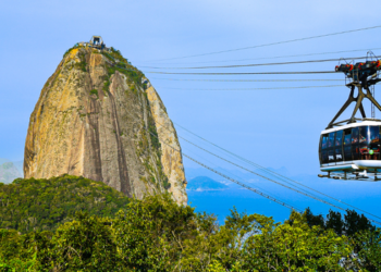 Turismo internacional bate recorde no Brasil em 2026, com R$ 25 bilhões movimentados entre janeiro e maio. Número de turistas chineses cresce 75% em maio.