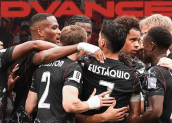 O Canadá derrotou a África do Sul por 1 a 0 e conquistou pela primeira vez uma vaga nas oitavas de final da Copa do Mundo de 2026. O gol da vitória foi marcado por Stephen Eustáquio nos acréscimos.