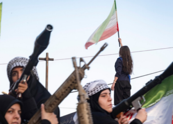 Irã alerta que memorando com os Estados Unidos pode fracassar se Washington não cumprir compromissos. Teerã cita violações do cessar-fogo e fechamento de Ormuz.