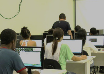 Pesquisa do IBGE aponta redução no número de jovens brasileiros que não trabalham, não estudam e não fazem cursos de qualificação entre 2019 e 2025.