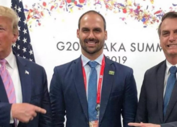 Eduardo Bolsonaro afirmou que o Pix pode entrar em mesa de negociação com os EUA e comparou o sistema brasileiro ao Zelle.