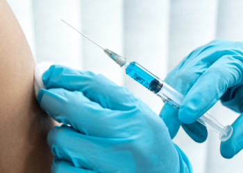 Campanha atualiza doses atrasadas de crianças e adolescentes até 1º de setembro.