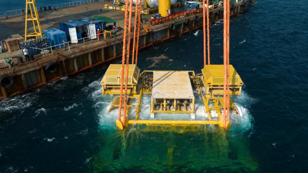 Conheça os data centers submarinos usados pela China para processar IA, economizar eletricidade e reduzir o consumo de água doce.