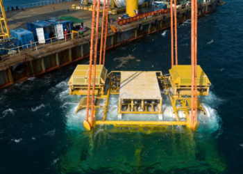 Conheça os data centers submarinos usados pela China para processar IA, economizar eletricidade e reduzir o consumo de água doce.
