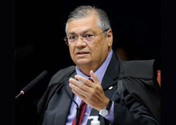 Flávio Dino determina que Congresso explique, em 30 dias, irregularidades na destinação de emendas e cobra medidas para ampliar a transparência.