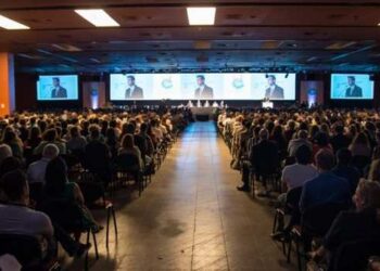 Mundo chega a 13 registros de possível cura ou remissão prolongada do HIV após novos casos apresentados durante a AIDS 2026.
