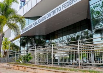 A Defensoria afirma que o gabarito incentivava apostas simbólicas, enquanto o ministério aponta uma alternativa de prevenção como resposta correta.