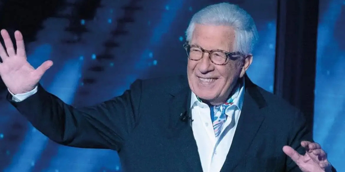Peppino di Capri morreu aos 86 anos na Itália. Cantor de “Champagne” e “Roberta” deixa uma carreira marcada por sucessos, festivais e projeção internacional.
