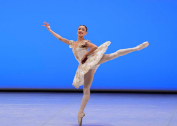 Jovem bailarina carioca é premiada no Prix de Lausanne e garante formação na Royal Ballet Upper School, em Londres.