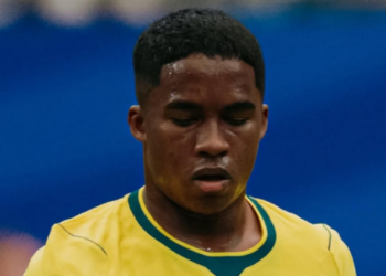 Endrick fala sobre sua relação com Carlo Ancelotti, destaca foco coletivo da Seleção Brasileira e comenta expectativa por mais minutos na Copa do Mundo de 2026.