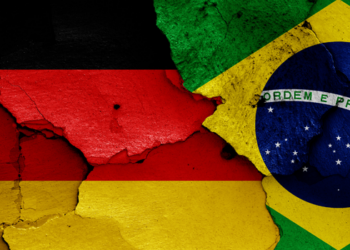 Em visita ao Brasil, o chanceler alemão Johann Wadephul defendeu maior cooperação entre democracias e citou o Brasil como parceiro estratégico. Ele também comentou riscos globais e relações comerciais com China e EUA.