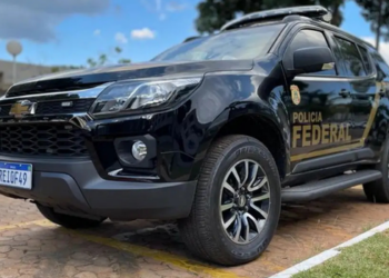 Polícia Federal informa que não encontrou armas na residência de Jair Bolsonaro durante operação determinada por Alexandre de Moraes no STF.